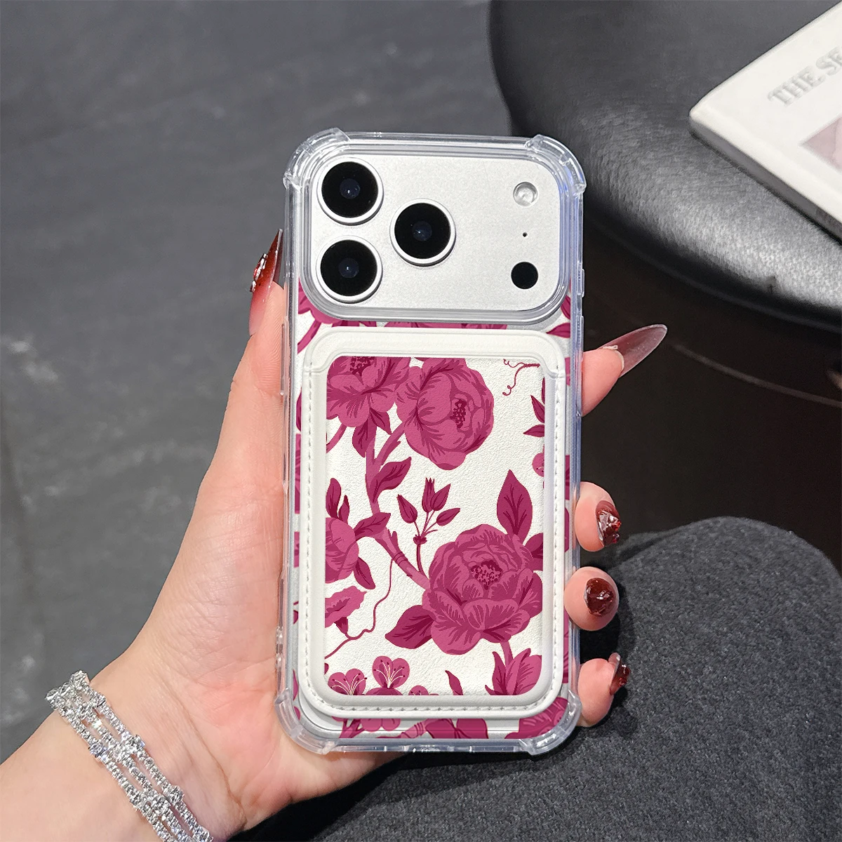 Tiefmagentafarbene Blumen-Kunst Handyhülle für iPhone 17 16 15 14 13 Pro Max Plus mit Brieftaschenfach, transparent, weich, für magnetische Handyhüllen