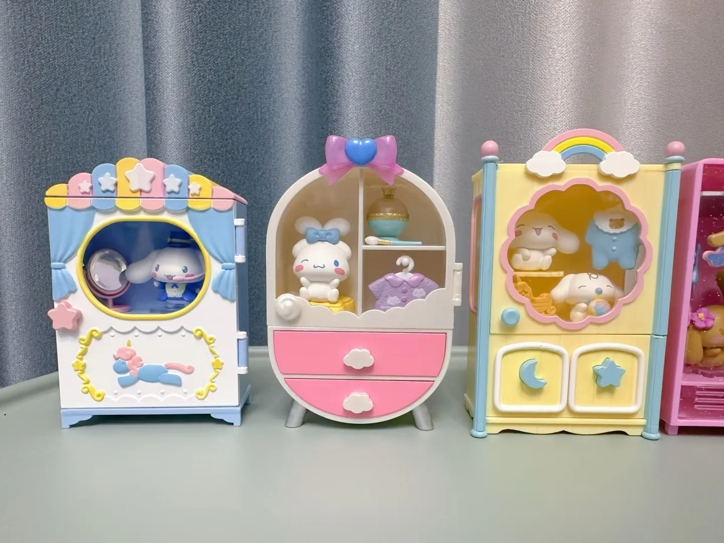 RE-MENT Sanrio Big Eared Dog Cinnamon Dog Blind Box Mini Closet Wardrobe Collectible Action Figure Toy for Play And Display