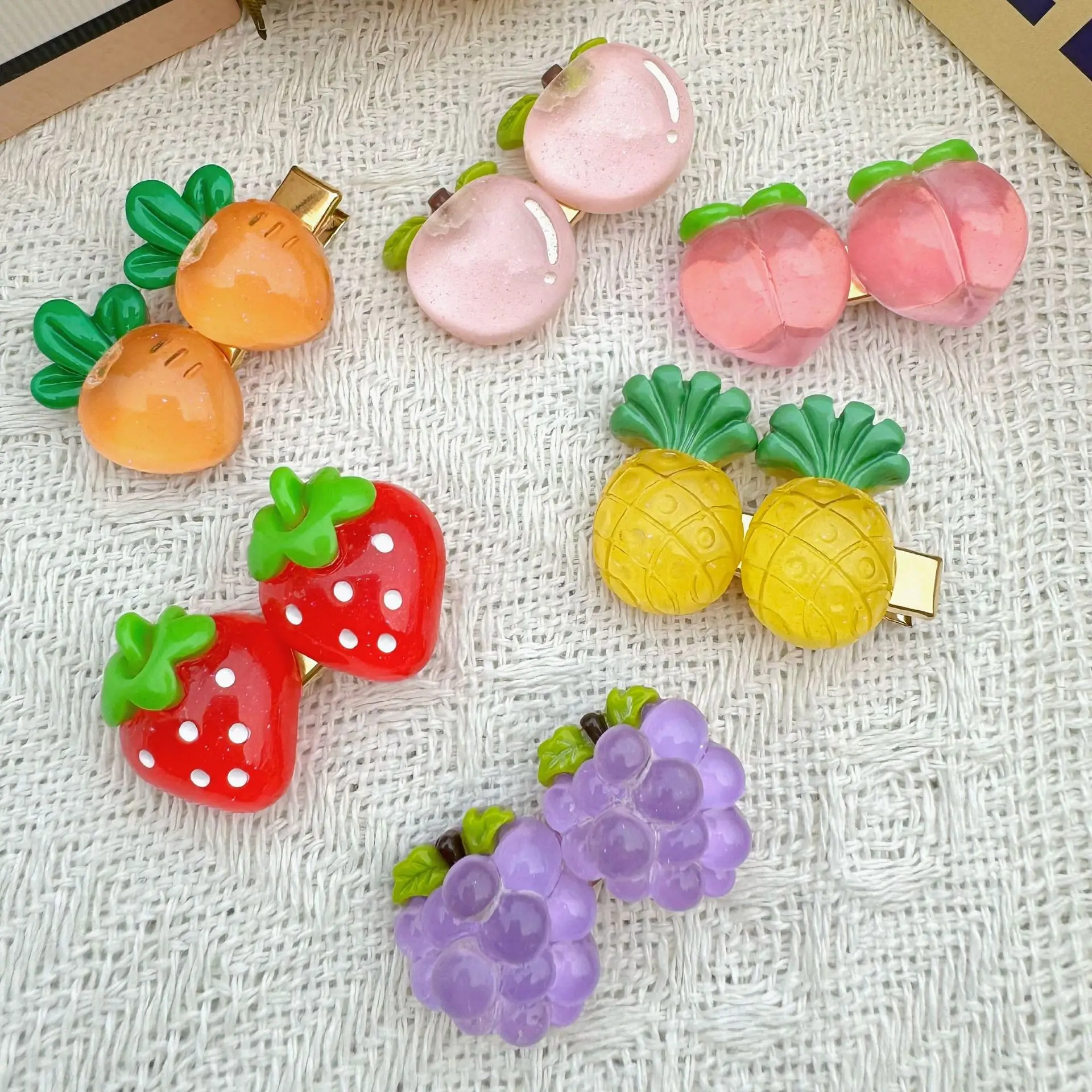 

Детские заколки для волос с фруктами, 1 шт., прозрачный реалистичный дизайн, милые боковые заколки для девочек, милые школьные аксессуары для волос