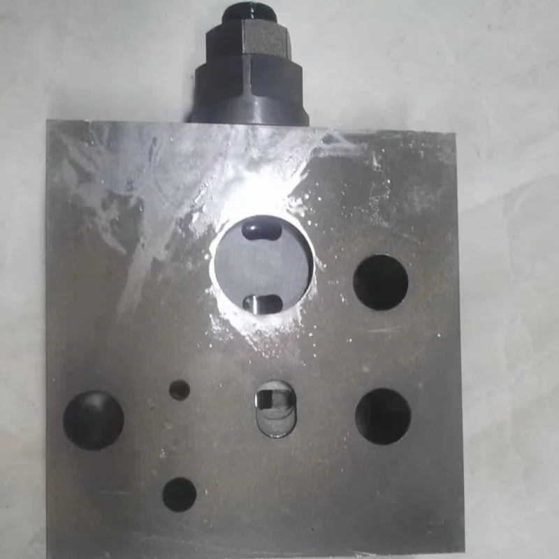 723-50-62100 702-21-09230 Válvula de alívio de redução de pressão para peças de escavadeira Komatsu PC160LC-7 PC160LC-7K PC180LC-7K PC180NLC-7K