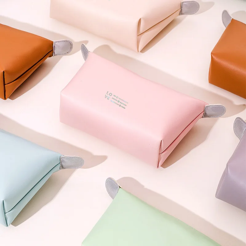 

PU Leather Waterproof Cosmetic Bag – Hanging Dumping Toiletry Organizer, Portable Travel Makeup Pouch with Hook