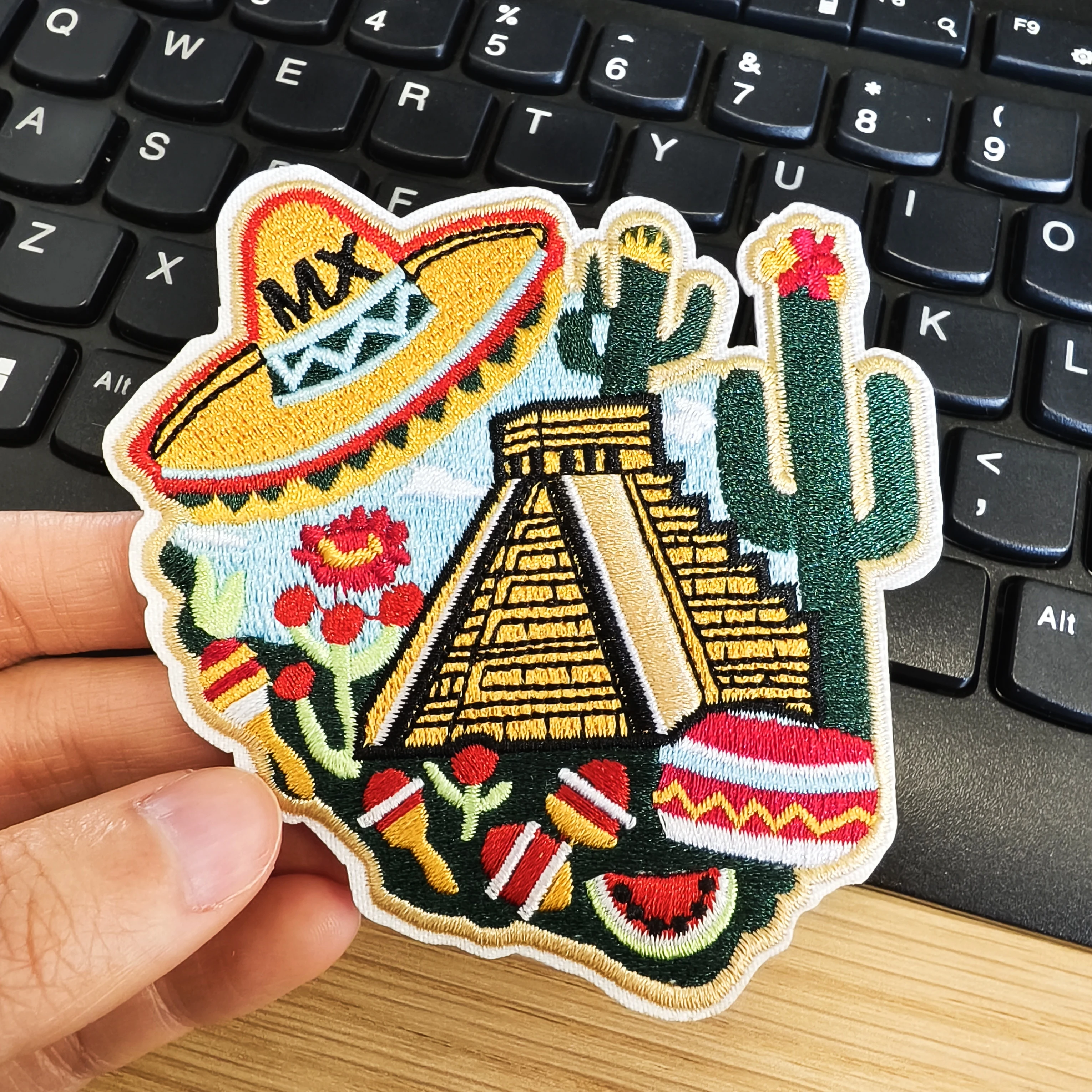1PC mexikanische Kultur Reise bestickt Patch Szene Urlaub Abzeichen DIY Geschenk Eisen auf Patches für Kleidung Kappe Tasche Jacke Trucker Hut