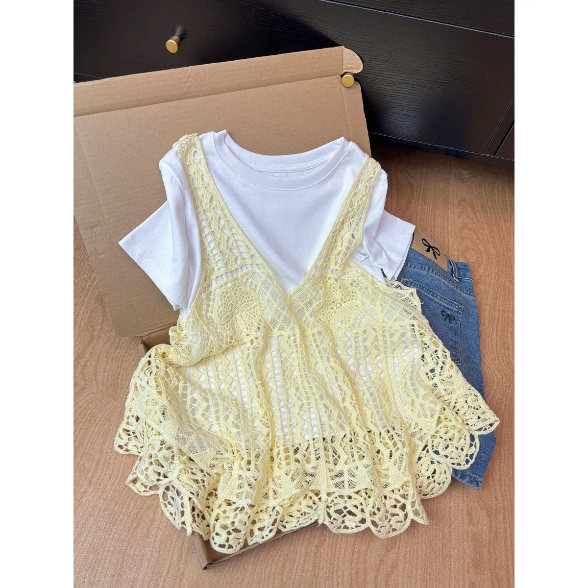 

Korean Style Floral Embroidery Tank Top And White T-Shirt Knitted Sweater Women's Summer Fashion Layering Slimming Design Top