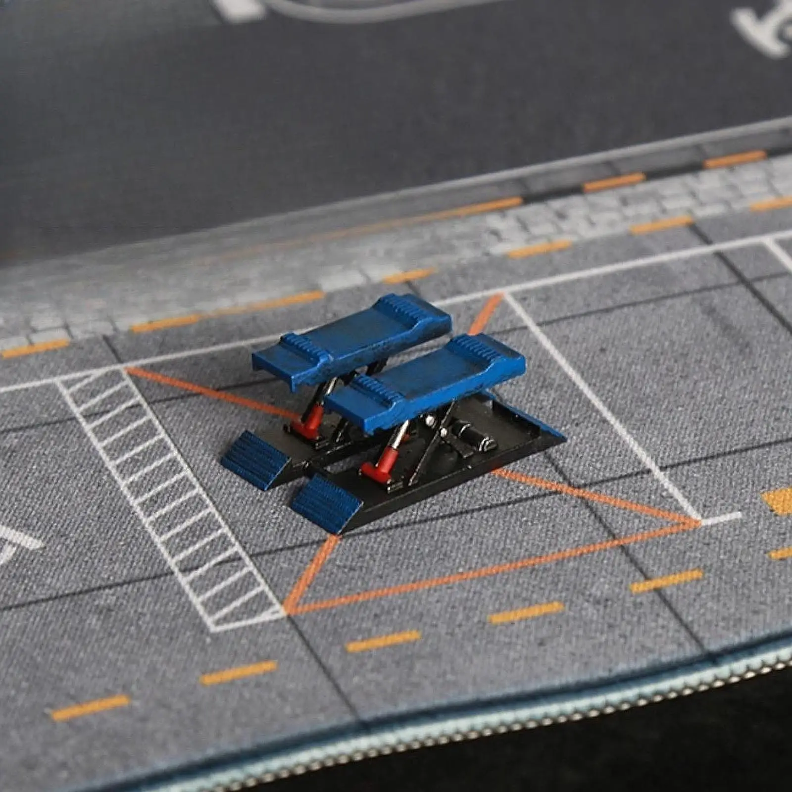 

1/64 Диорама Подъемник Мебель Моделирование Автомобильный Подъемник Обслуживающая Модель