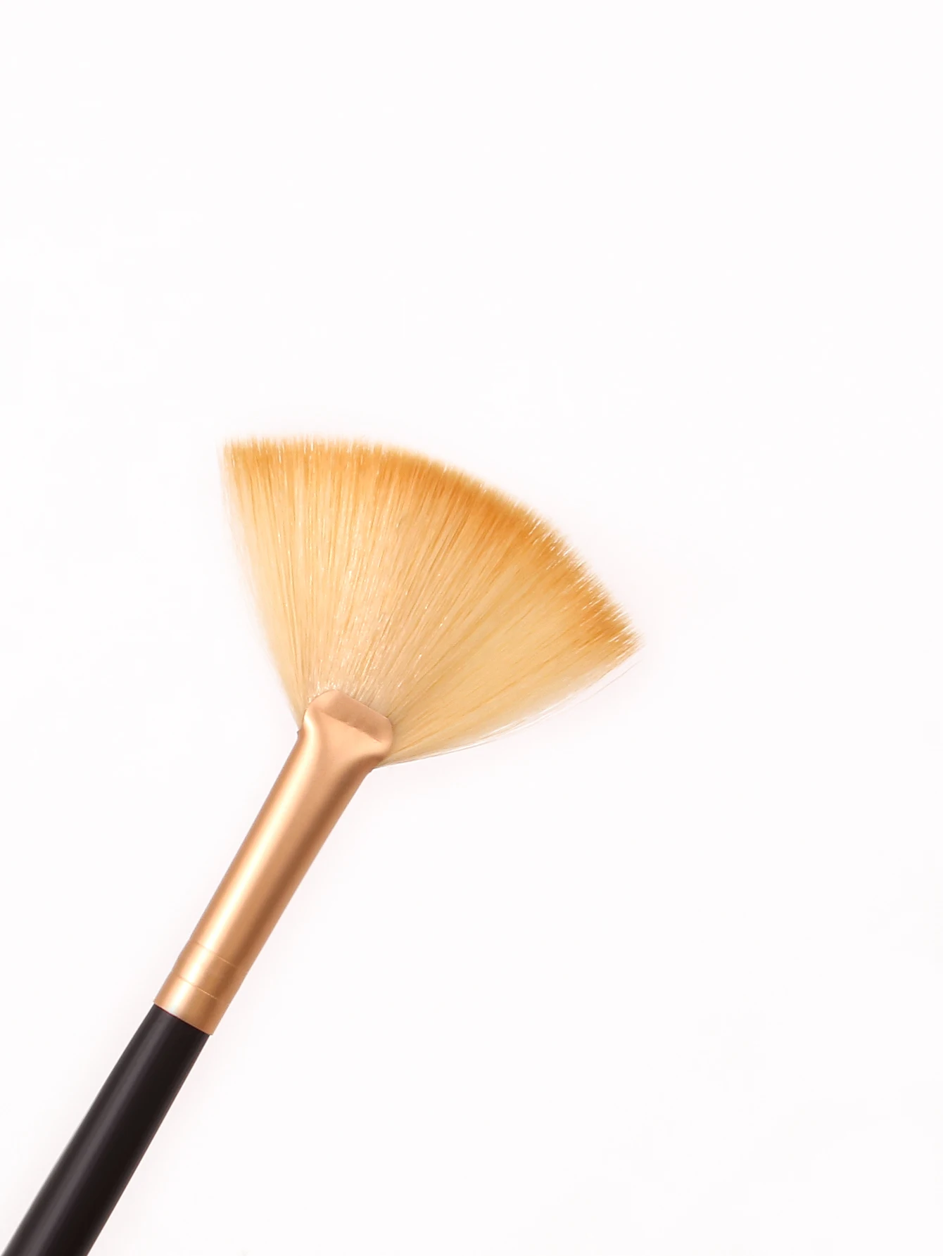 1ชิ้นแปรงกลอสทรงสูงรูปพัดสำหรับตาและจมูกแปรงกวาดผง kuas Rias ขนนุ่มรูปพัดลม