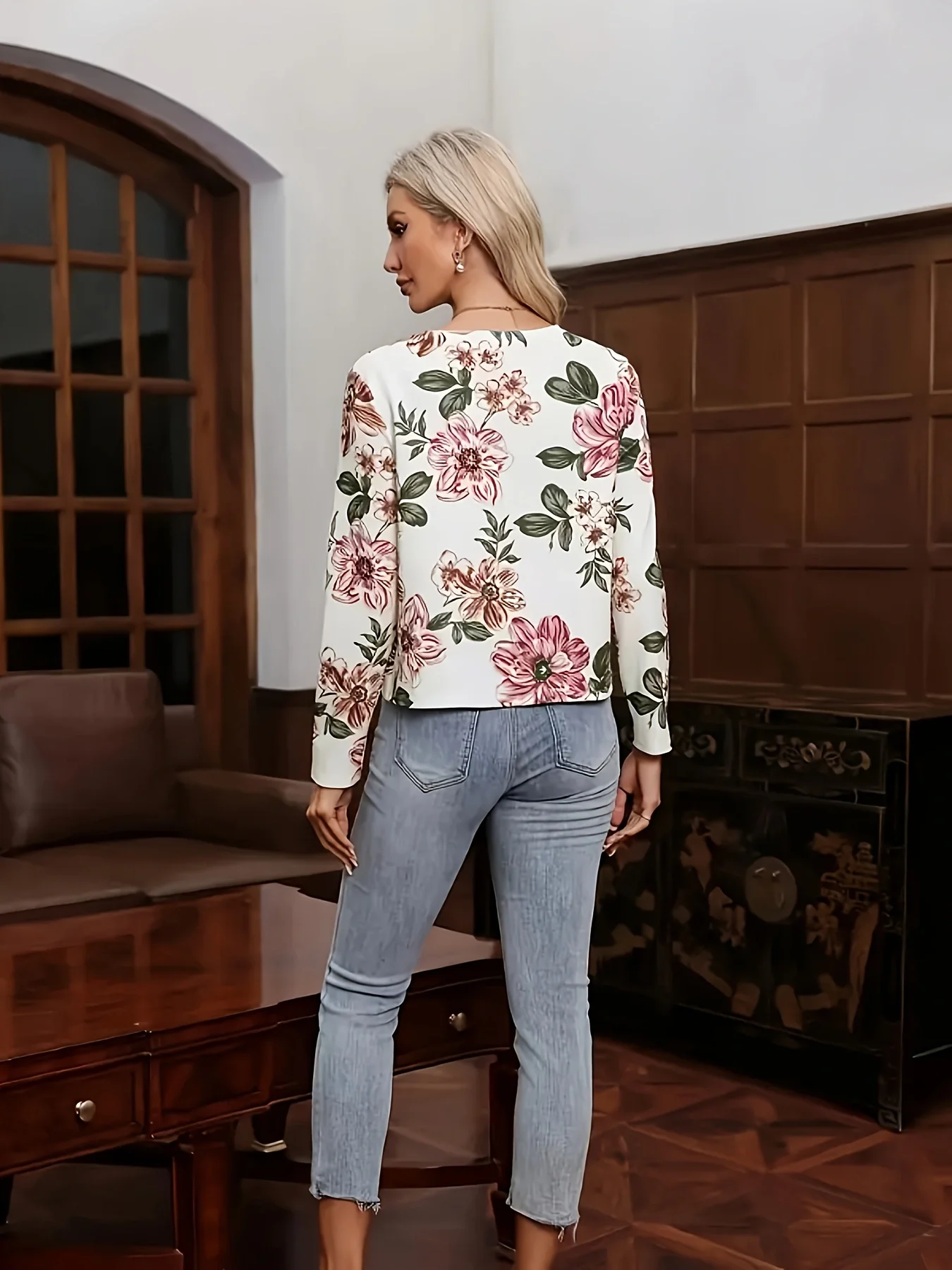 White Background Floral Print Pattern Long-Sleeved Cardigan Spring and Autumn Thin Coat