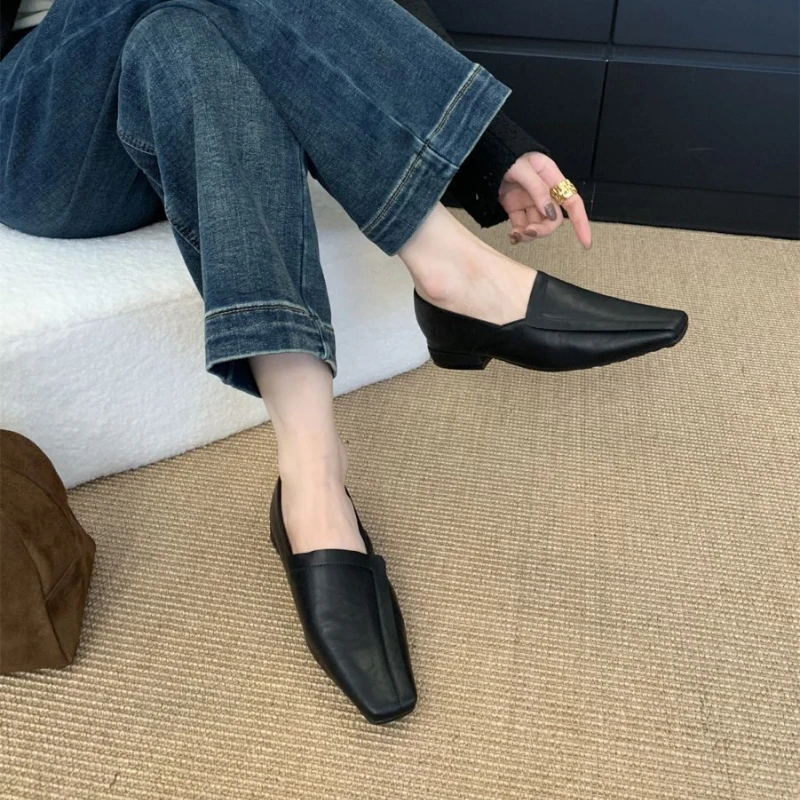 

Маленькие нишевые женские туфли в стиле ретро с квадратным носком, осенне-зимние новые модные и удобные французские повседневные туфли на плоской подошве