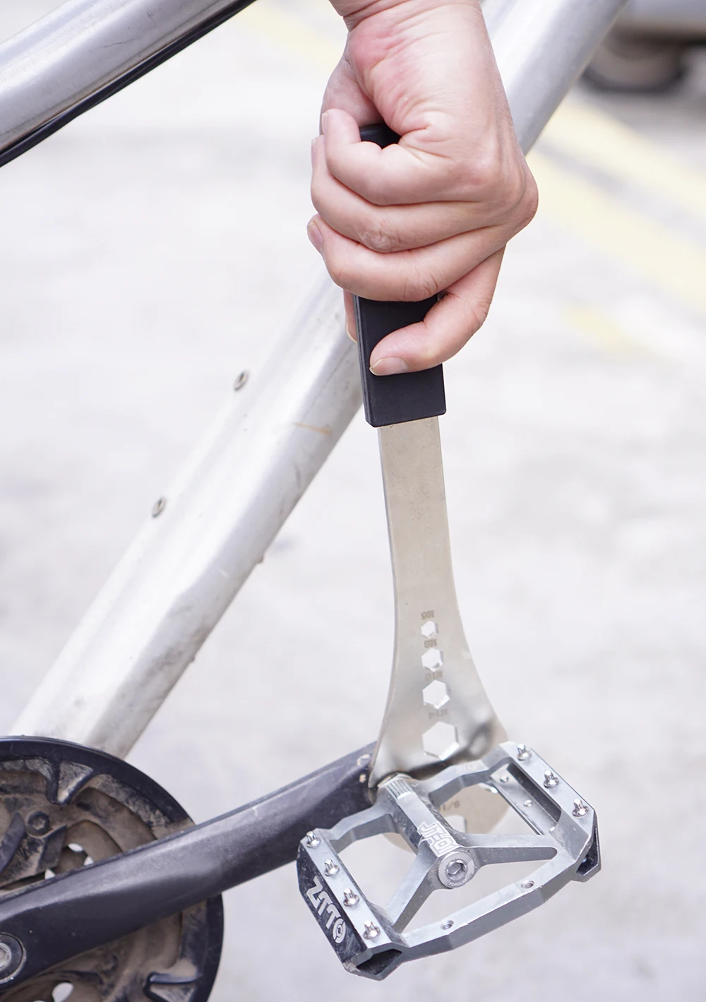 

ZTTO Bike Pedal Wrench MTB Lock Foot Pedal Spanner For 9/16 Inch Bicycle Pedal 15mm Allen Key 6 in 1 Installation Remover Tool