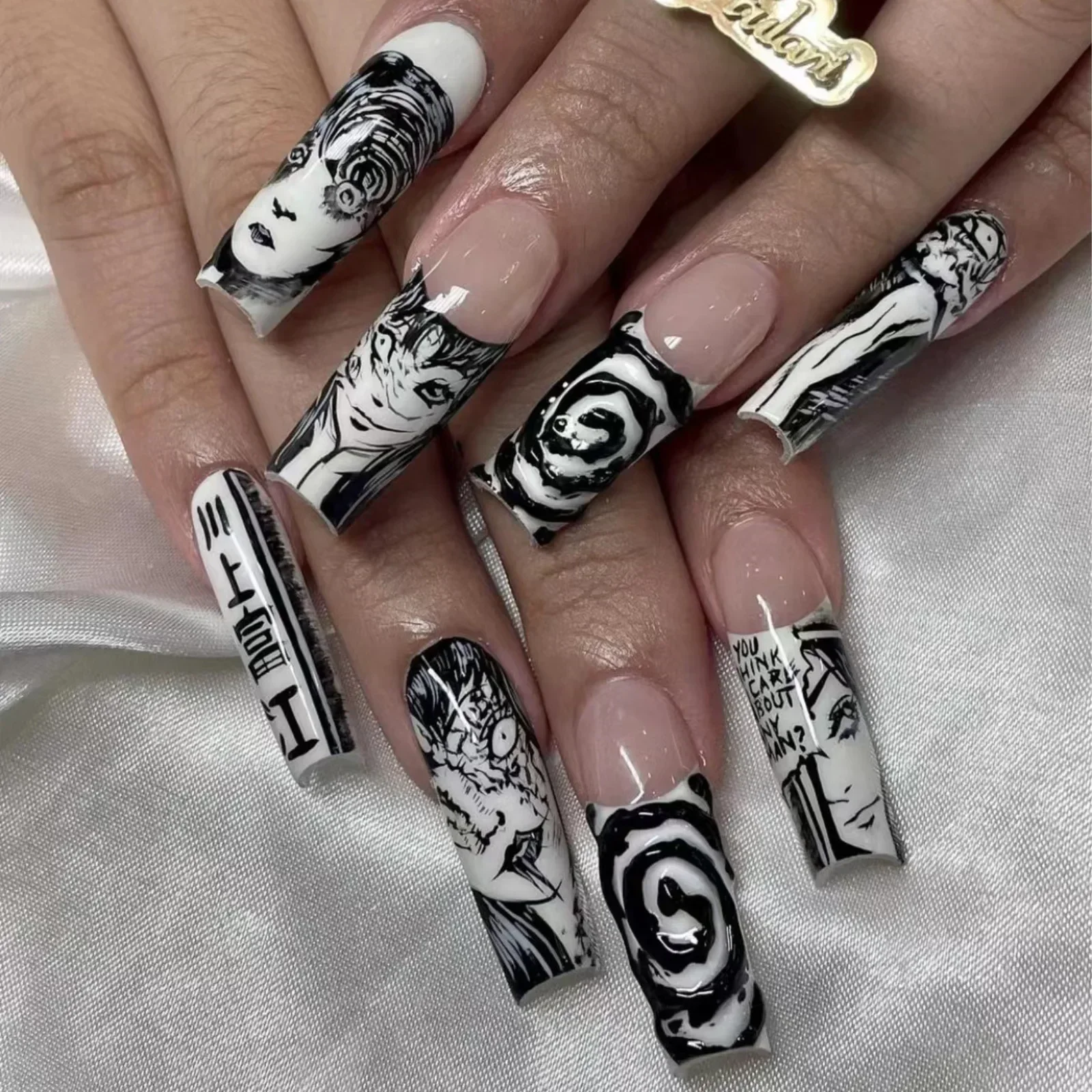 24pcs Horror Manga Gothic Style Fake Nails Black White Anime Nail Art Press on Nails Nail Accessories Popular False Nails