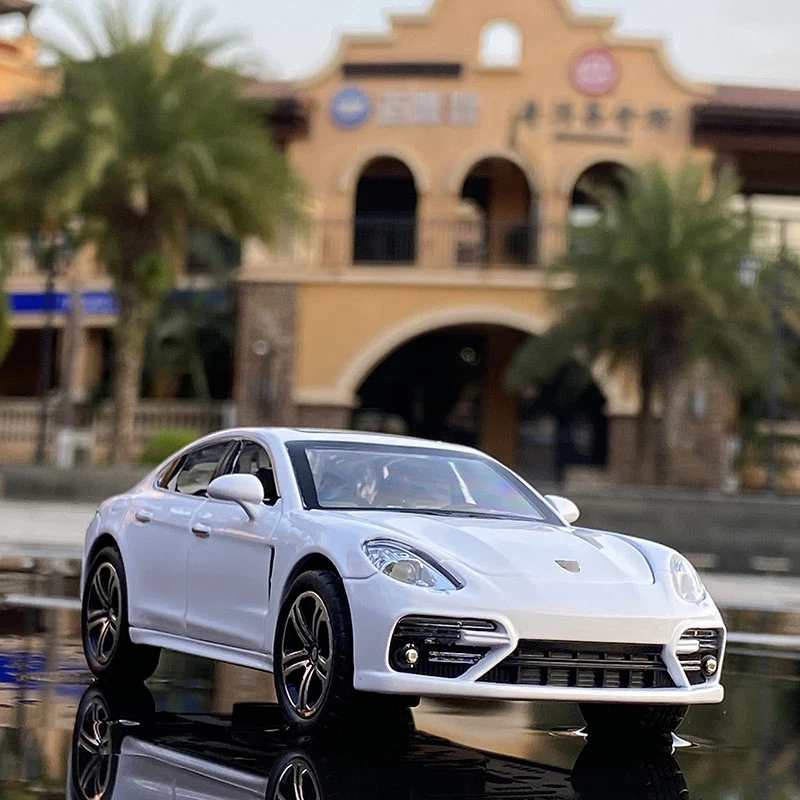 1:32 Porsche Panamera Alloy Car Model Diecasts Toy Vehicles Toy Cars Kid Toys For Children Gifts Boy Toy