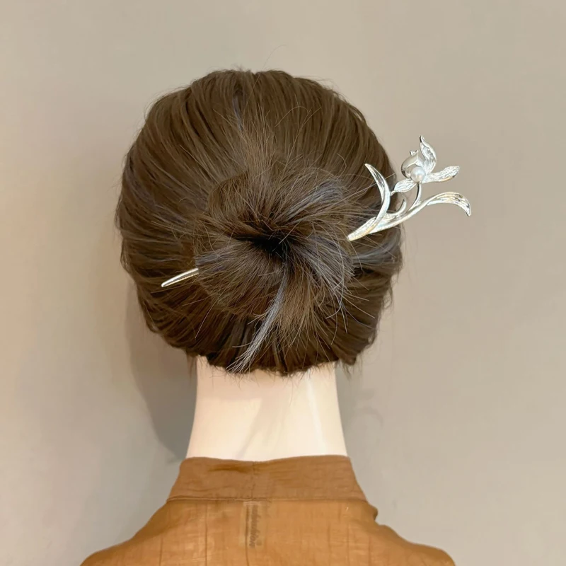 New Chinese Style Silver Orchid Hairpin Elegant Light Luxury High-end Qipao Updo Women's Hair Accessory view 3
