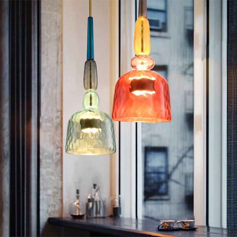 Lampe LED Suspendue Simple en Verre Rouge et Bleu au Design Nordique Moderne, Luminaire Décoratif d'Nik, Idéal pour un Salon ou une Salle à Manger