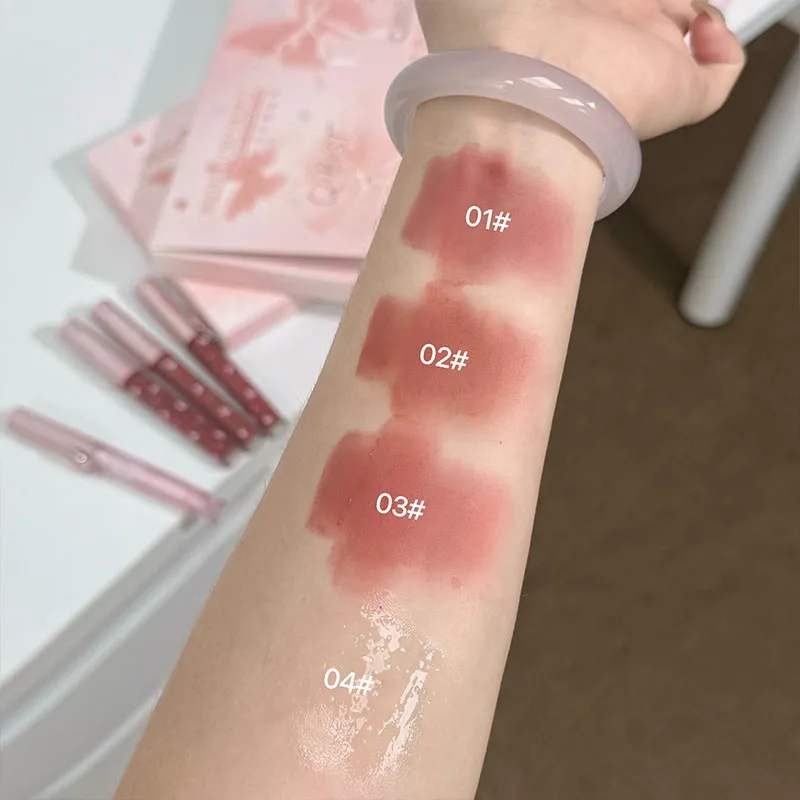 QIBEST Feder-Schmetterlings-Lippen-Make-up-Sets in weichen Farben, einschließlich 3 x mattierter flüssiger Lippenstift und 1 x Lippenöl-Kosmetik-Set mit Halskette
