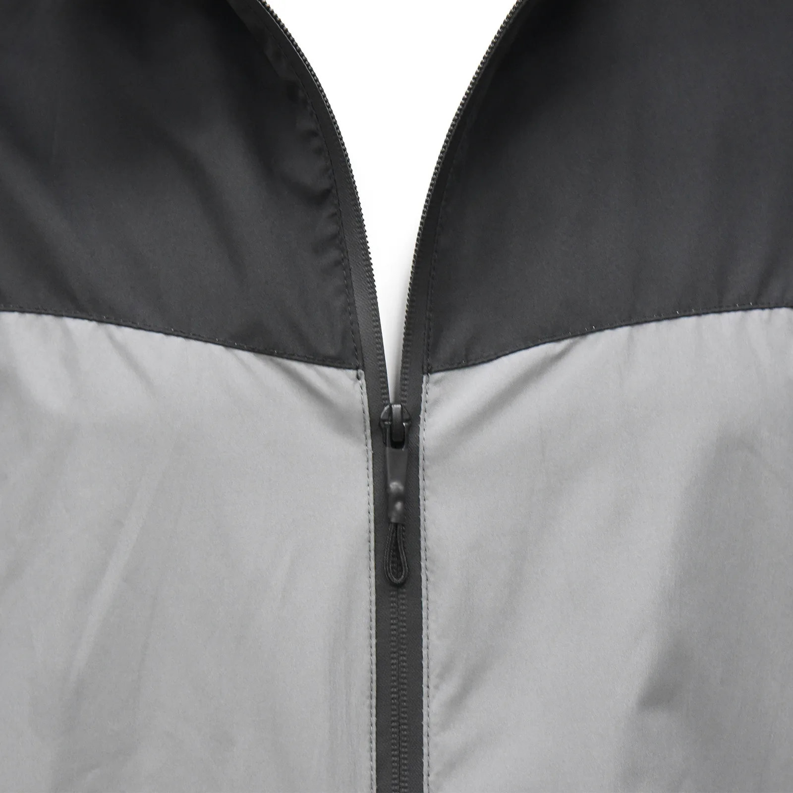 Chaqueta cortaviento outdoor con capucha y cremallera manga larga - imagen 5