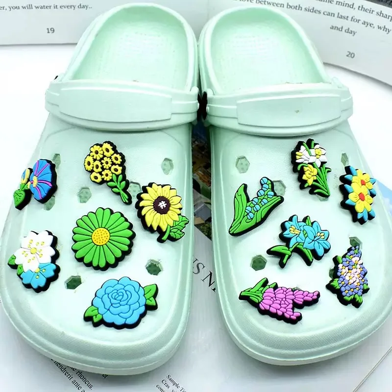 18PCS Cartoon Flower Rose PVC Shoe Charms For DIY Bracelets Sandals Shoes Accessories Garden Shoes Button Decoration Kid Gift