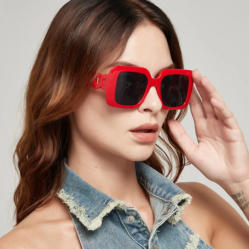 

New style sunglasses for women with large square, circled legs, hollowed out sunglasses, UV resistant glasses, street photos,