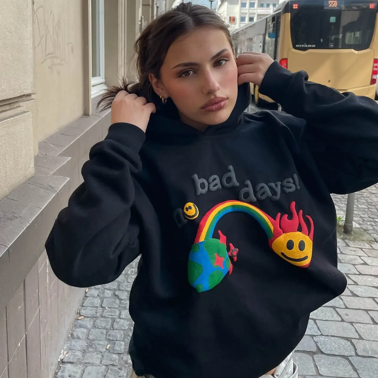 

Black Y2K Aesthetic Retro Slim Fit Sweatshirt Letter Embroidered Pattern Zipper Hoodie Retro Hoodie