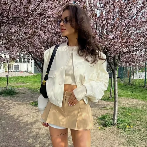 Imagen 2 del producto HXAO chaqueta Bomber para mujer, abrigo blanco con botones de otoño e invierno, chaquetas recortadas de aviador de béisbol para mujer, prendas de vestir exteriores cortas de manga larga