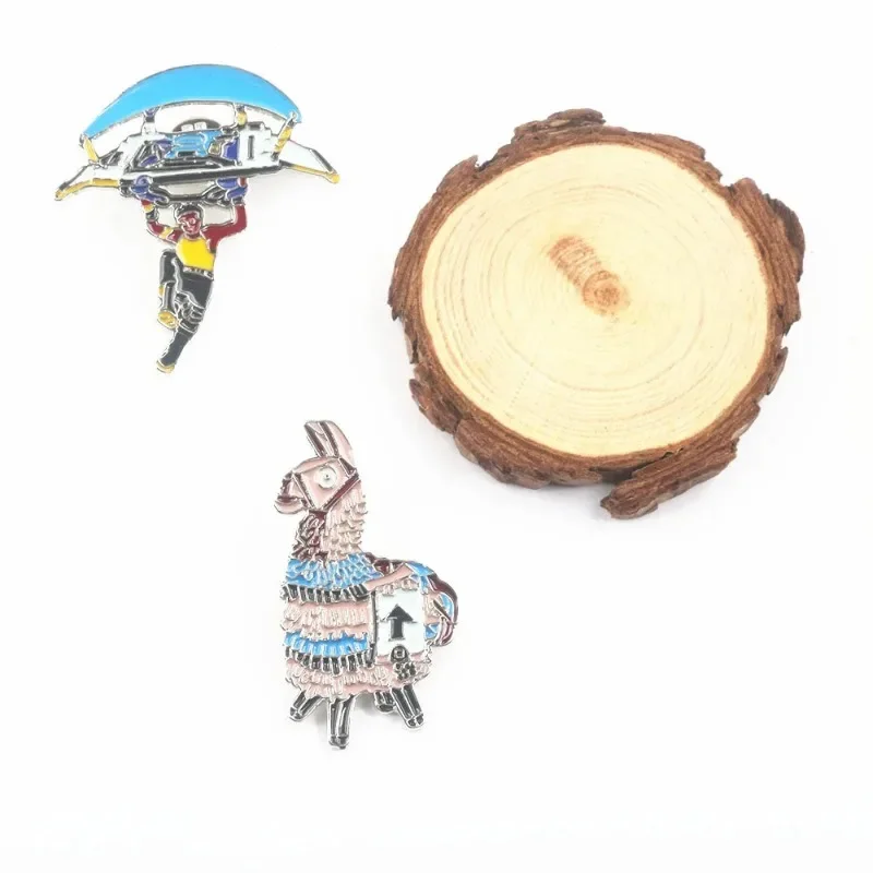 Cute Ename Alpaca Parachute Brooch Metal Badge Pendant Fans Gift Cosplay Props for Men Women Backpack Accessories Jewelry Gifts