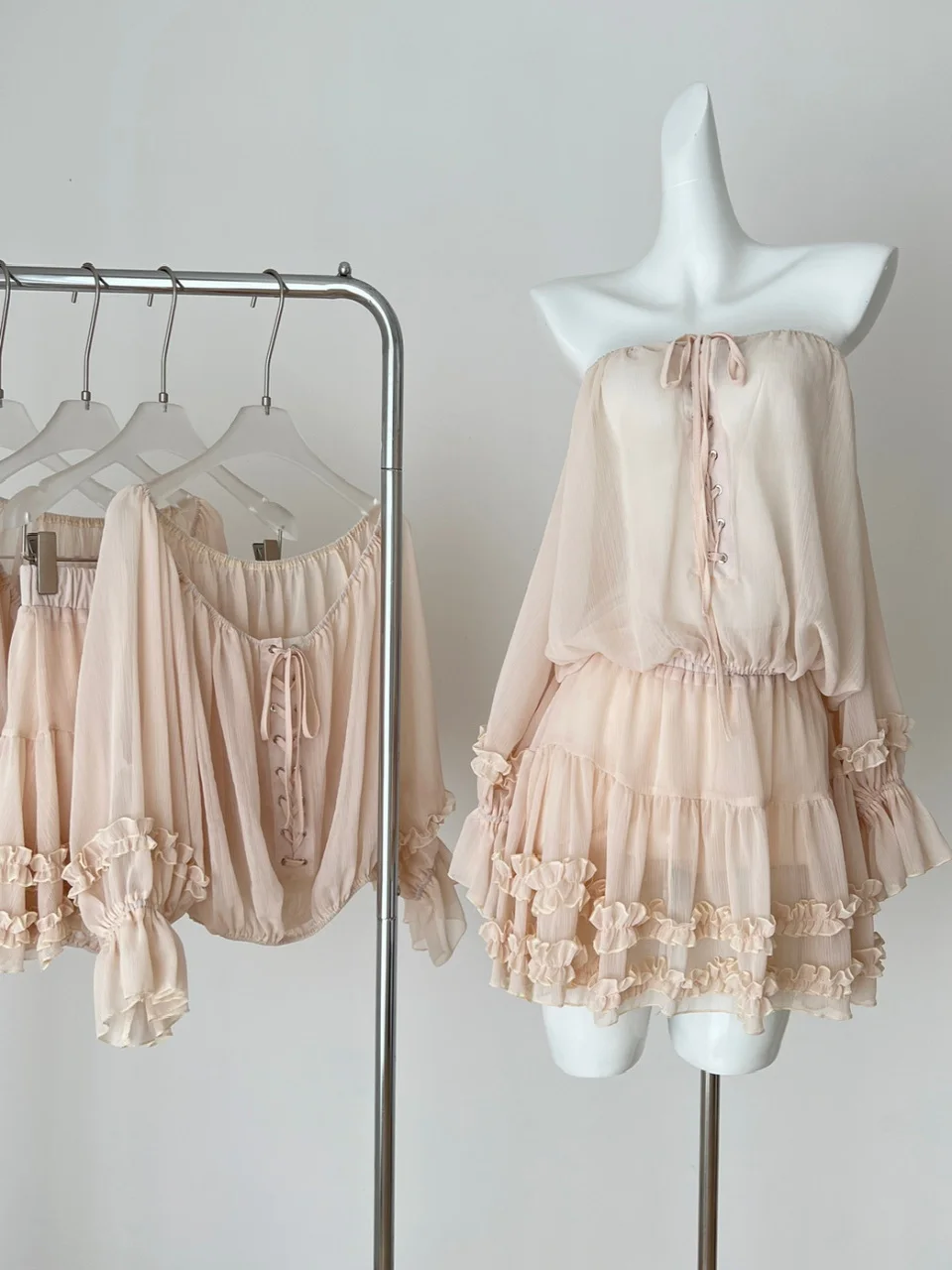 

Ele Gentlewoman's Faion oulder Bared Flared Sve Chiffon Top with Wooden High Waist Skirt Women's Set