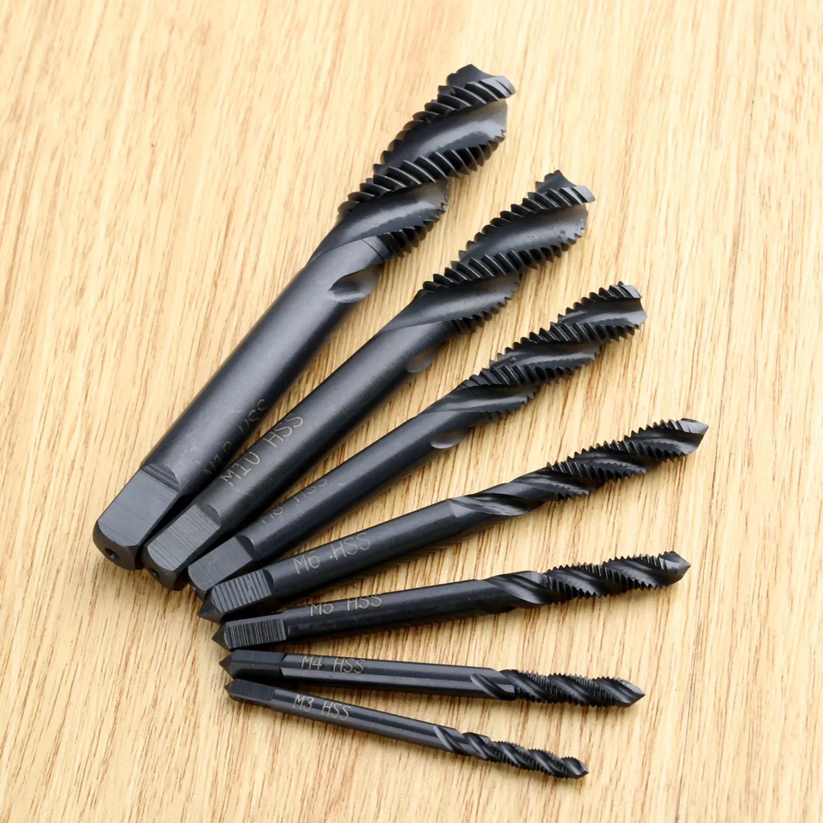 7Pcs High Speed Steel Nitridation Spiral Groove Tap Suits Metric M3-M12 Attack Silk Attack Fluted Tap Thread Tool Easy Row Chip