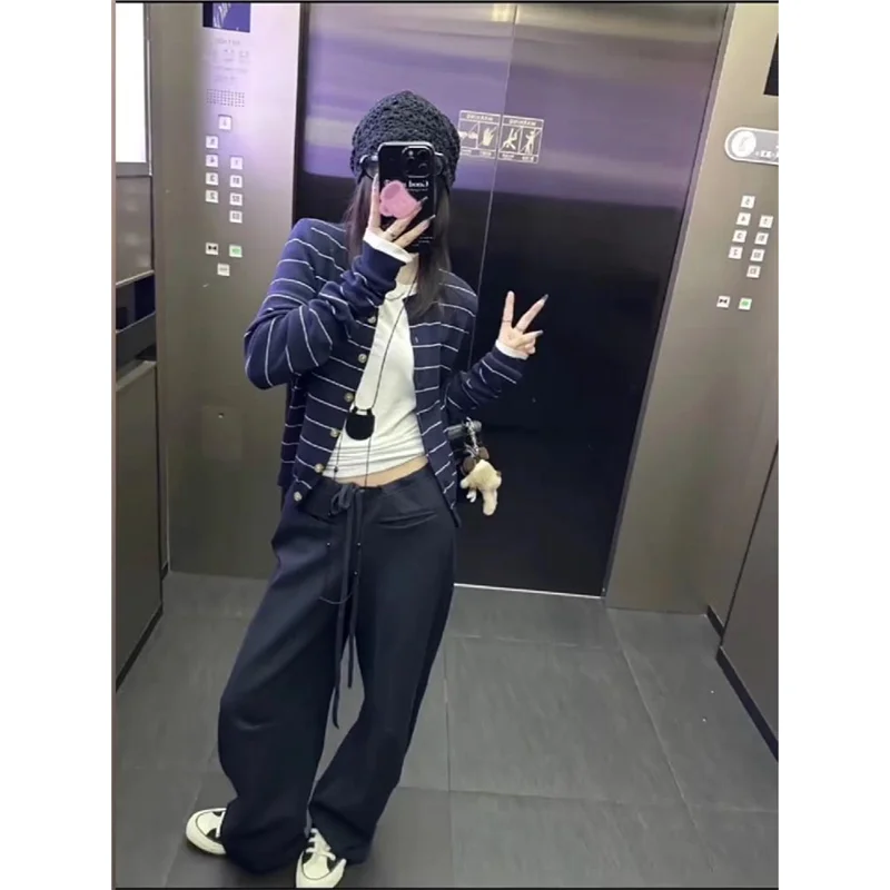 Cardigan lavorato a maglia a righe blu navy da donna inizio autunno nuova giacca maglione coreana alla moda e versatile