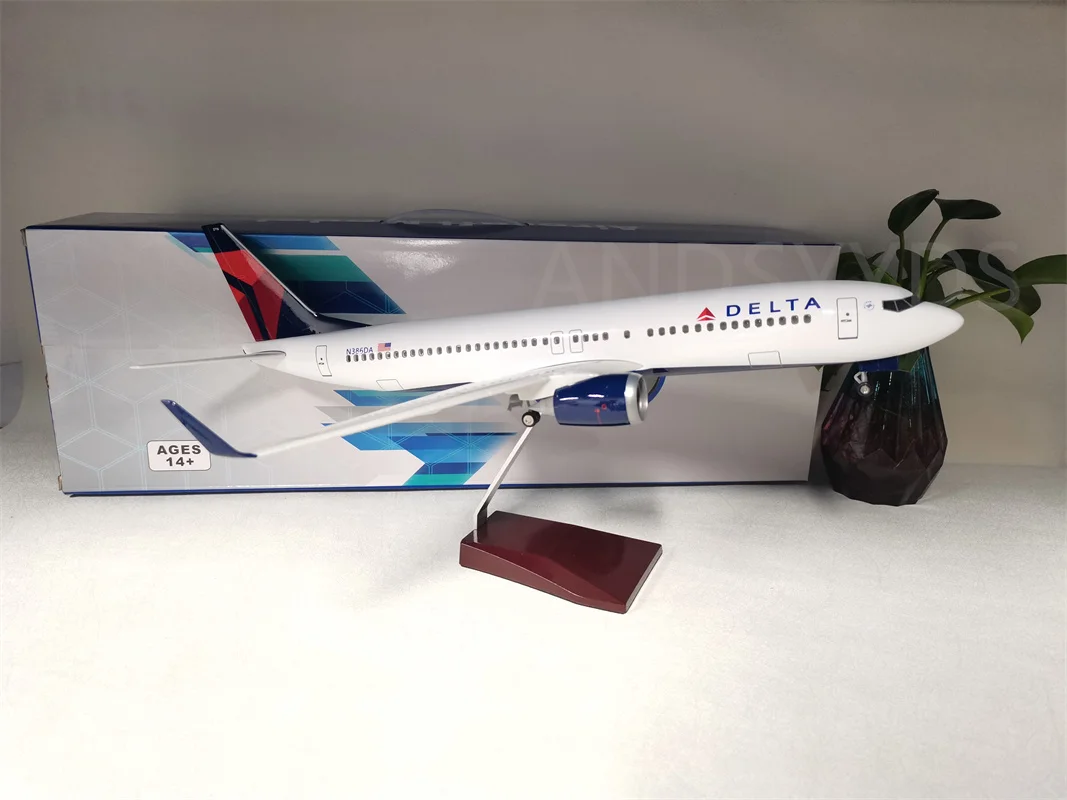 

47CM Scale Delta Airlines B737 Airplane Kids Toys Resin Delta 737 Aircraft Model With Led Lights Toy Collected Gift By Aviation