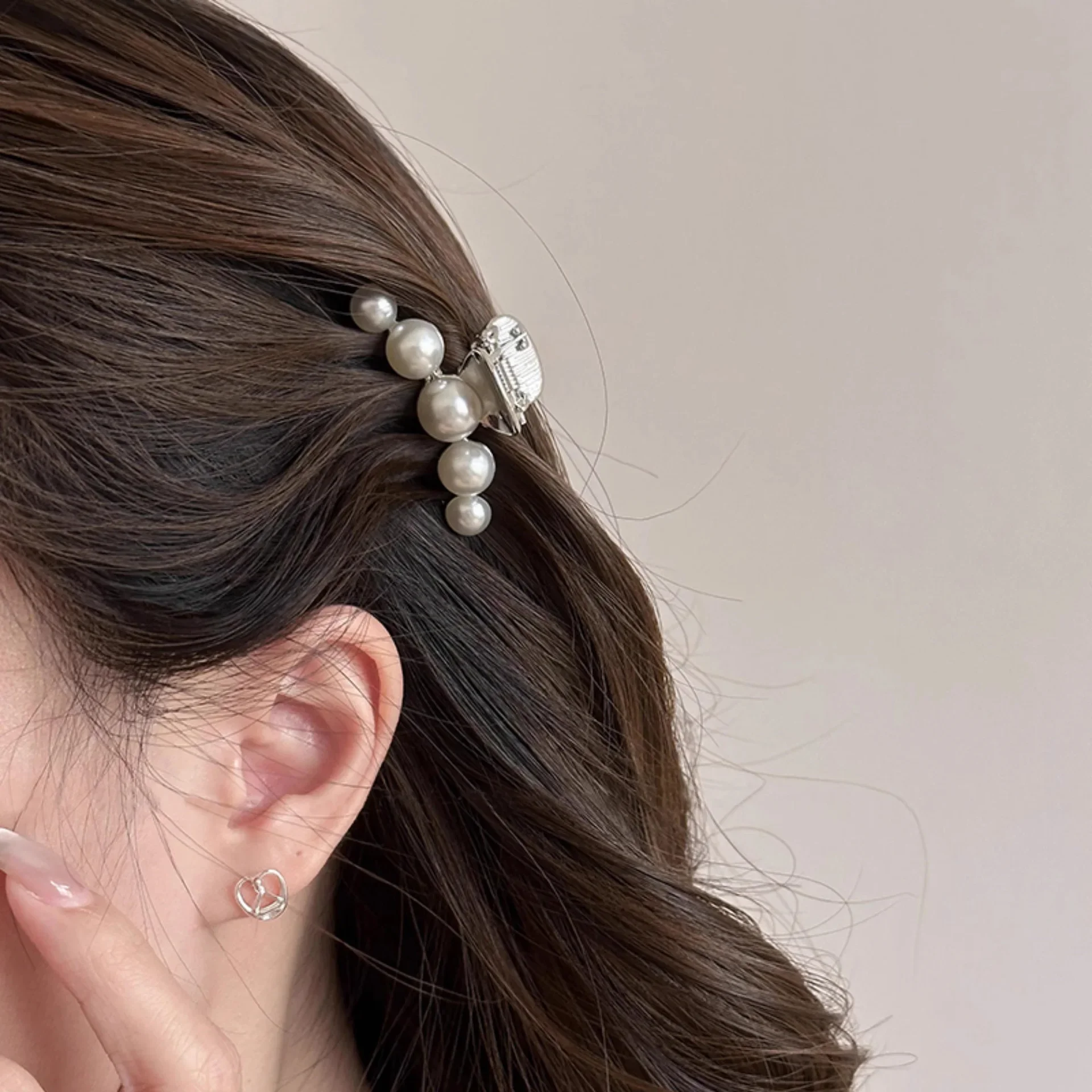 ZZPSJ Pinza para el pelo mini de metal con perlas para flequillo lateral y volumen