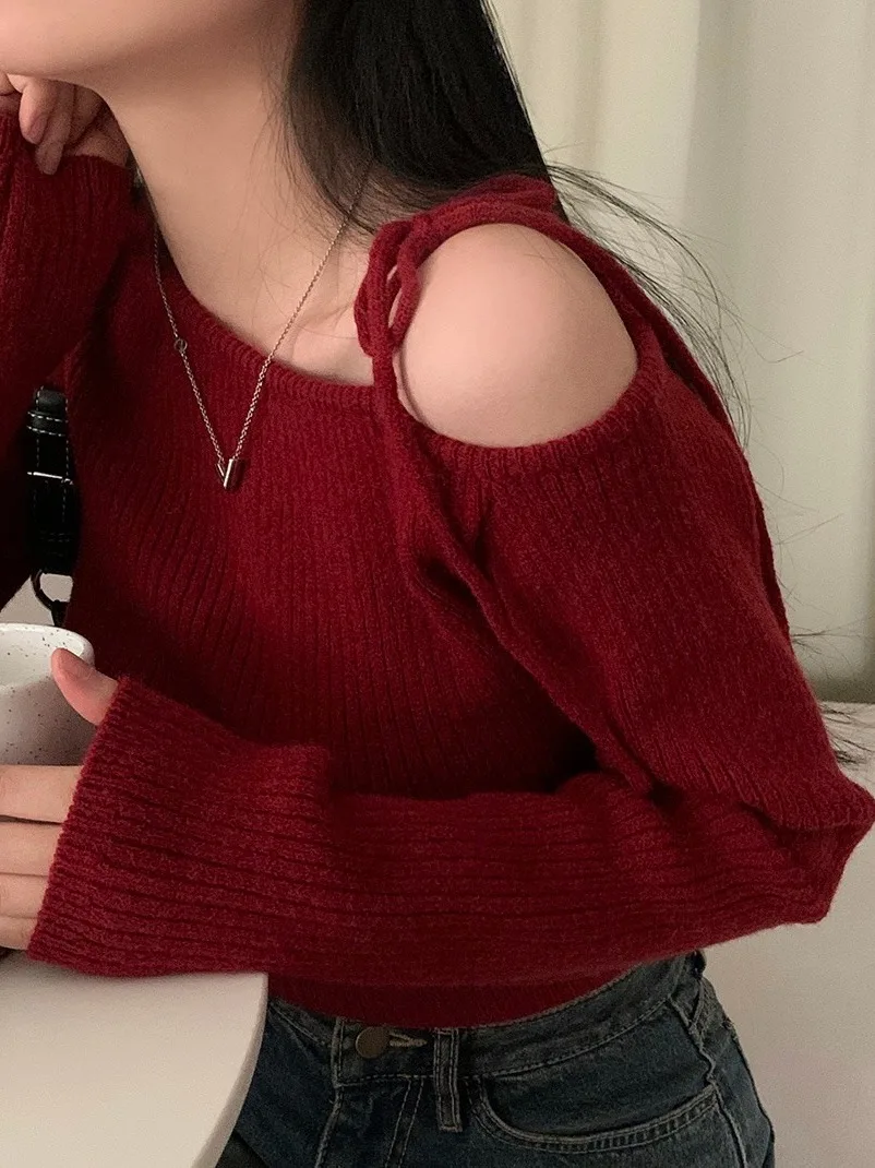 Red Off-Shoulder Belted Sweater Women's Design Sensation High-End Feeling Top Dongda Gate Autumn Winter New Arrival
