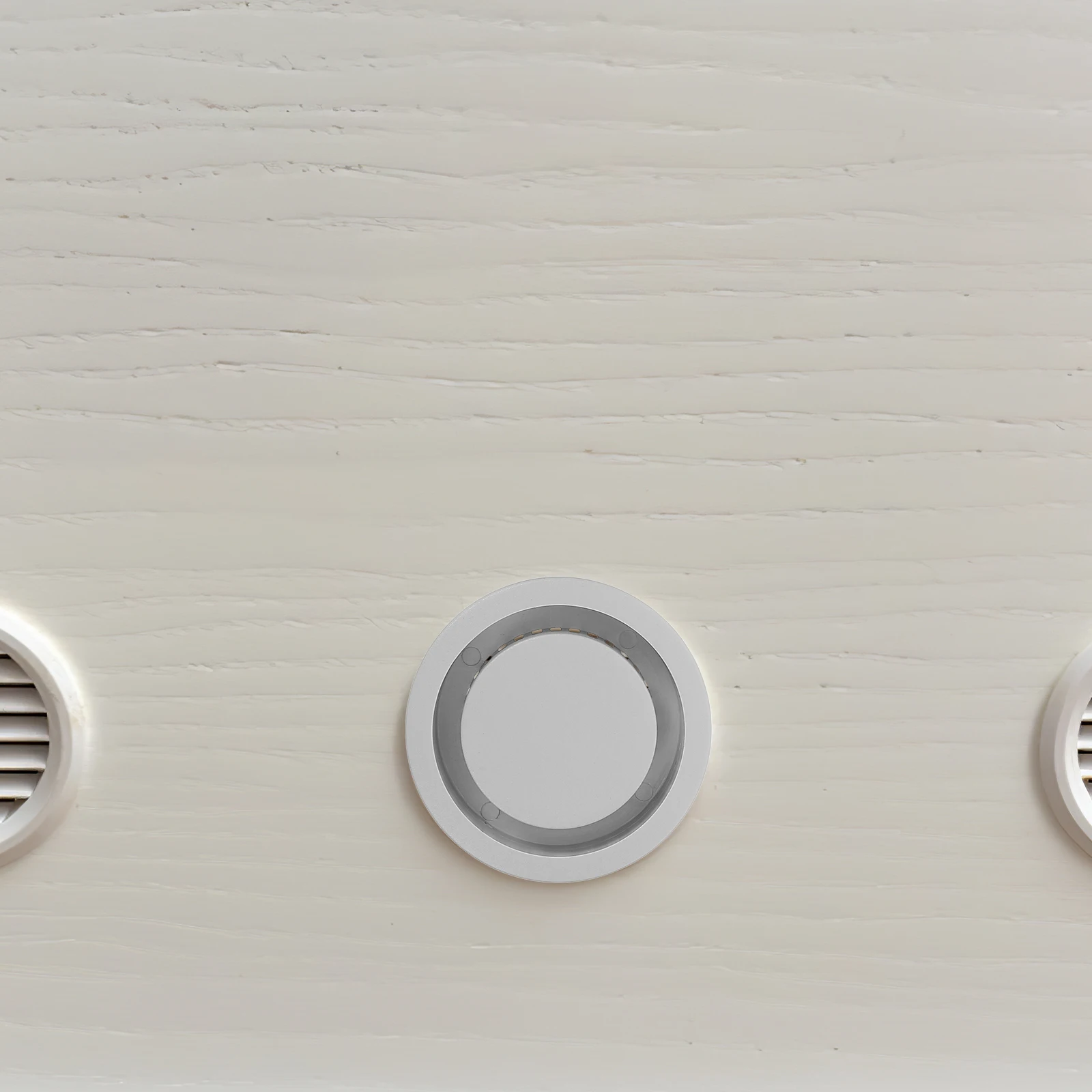 

5Pcs Air Vent Hole Covers Plastic Round Ventilation Plugs for Cabinet Wardrobe Furniture Soffit Vent Hole Mesh