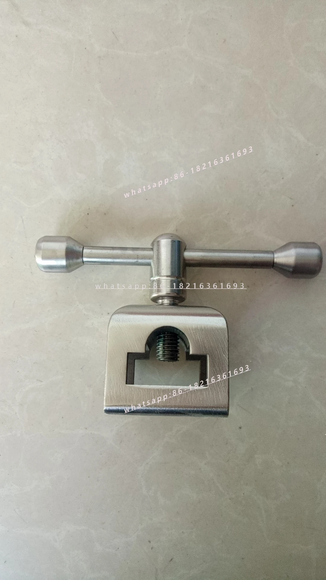 

Аксессуарный слайдер для 30 широких боковых направляющих можно пройти через садовые стержни 14/16 и 30 широких полосовых стальных