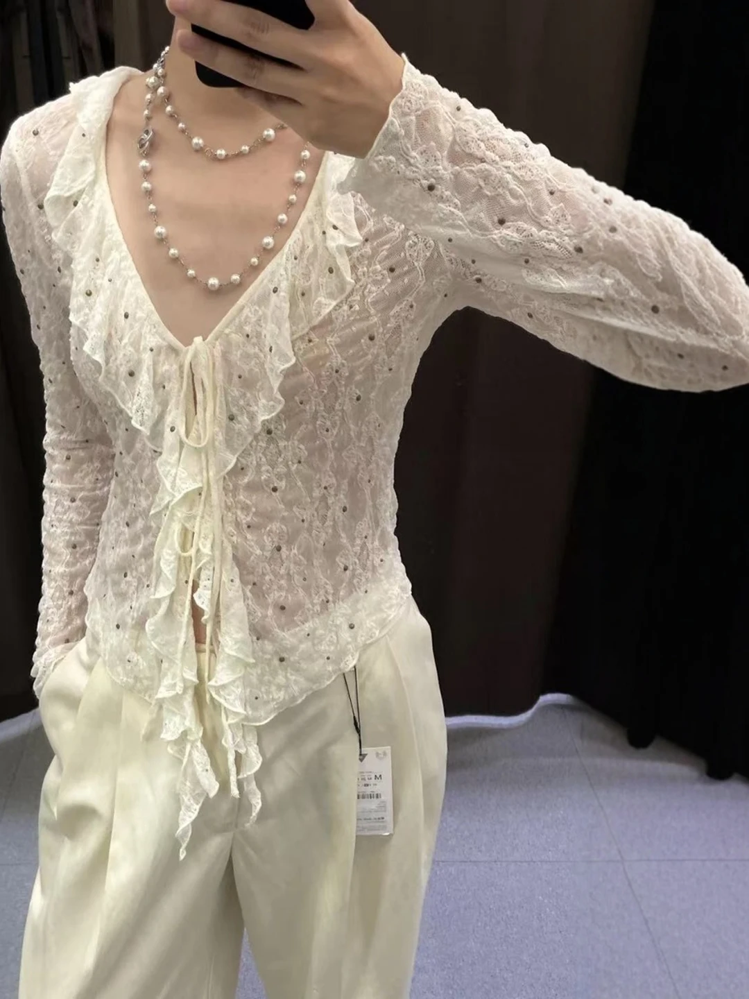 

Модный кружевной женский длинный топ с заклепками и v-образным вырезом, Новое поступление, осень 2021, пикантный слей, другой материал, 00% женская мода