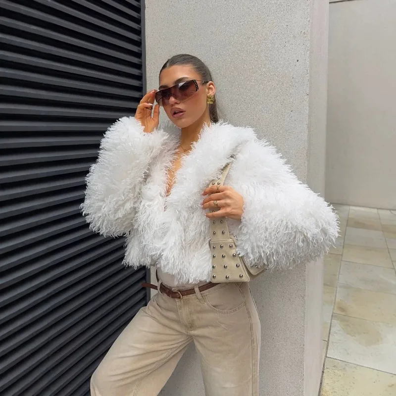 This Is A Thick, Warm and Eco-friendly Women's Faux Fur Coat. It Is A New Winter Fashion Coat with An Elegant and Stylish Look.