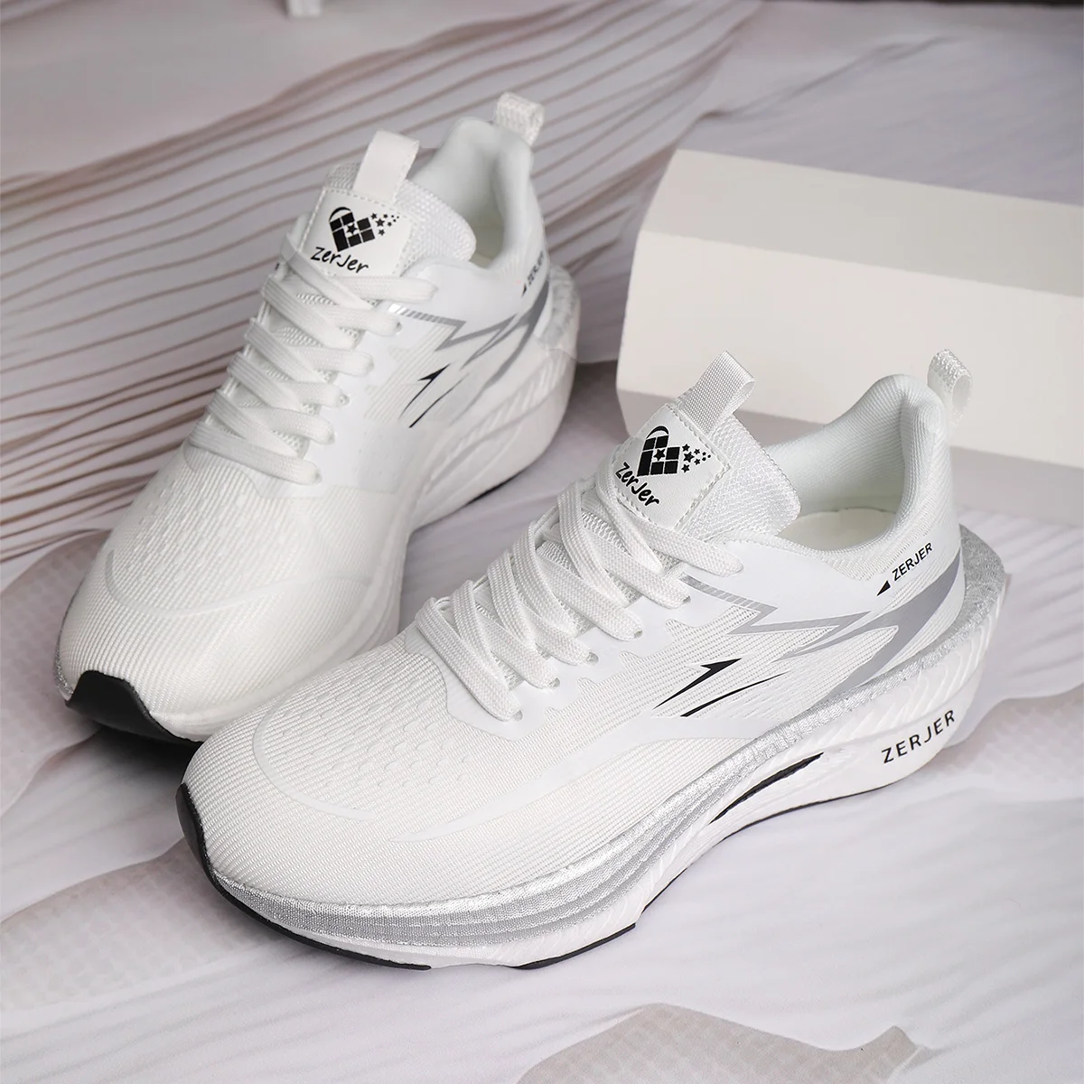 

ZERJER Lightweight Mesh Design, Soft & Elastic Shock Absorption, Ideal for Gym, Road Running and Daily Commute, Wear-Resistant,
