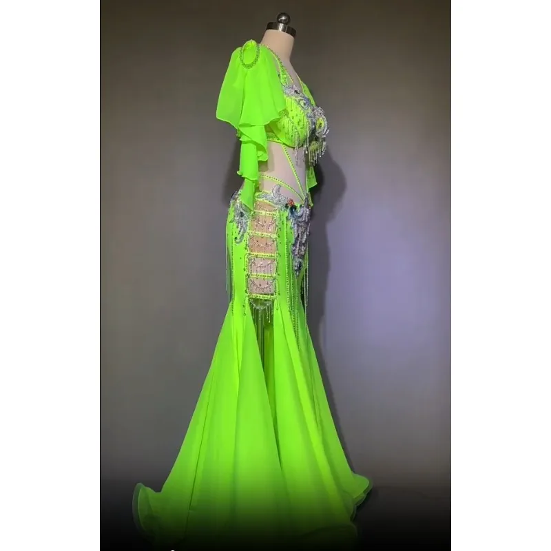 Traje de performance de dança do ventre feminino personalizado cintura alta sexy oco para fora saia grande uniforme de competição de equipe sutiã de dança do ventre