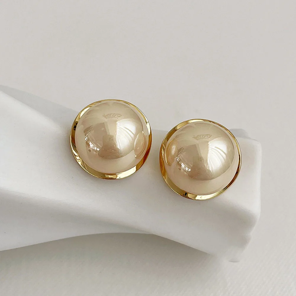 2023 New Korean Version Light Luxury Simple Elegant Golden Pearl Stud Earrings For Women Fashion Cute Metal Jewelry Party Gifts