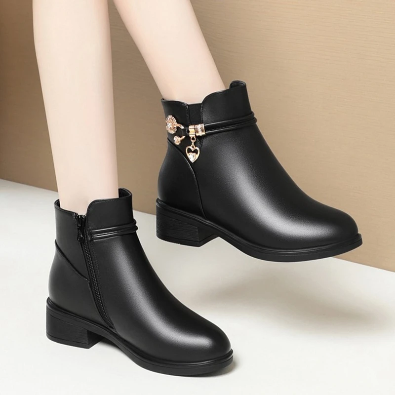 High Quality Autumn Winter Fashion Soft Leather Women's Boots Woman Warm Fur Black Ankle Boots Ladies Snow Boots Plus Size 35-43