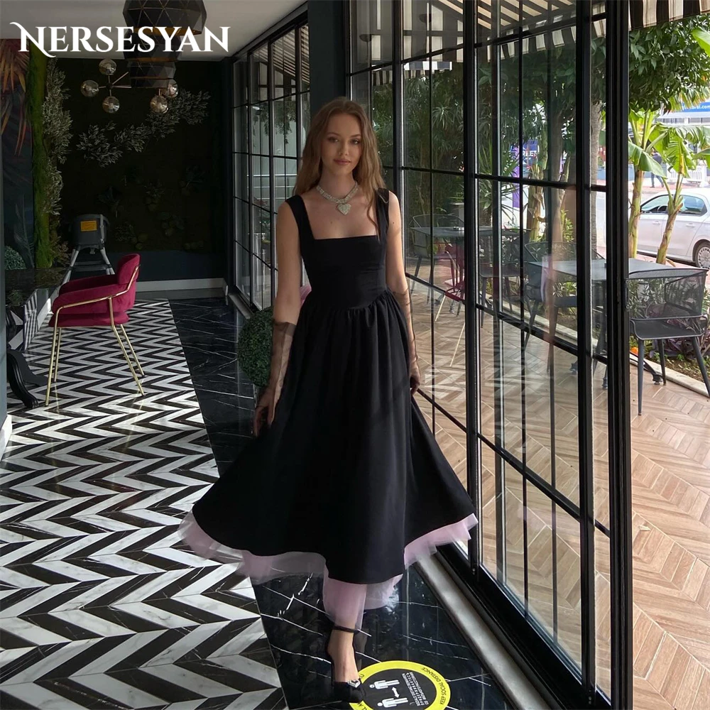 

Nersesyan Elegant Black Formal Evening Dresses Square Collar A-Line Sleeveless Prom Dress With Pink Bow Backless Party Gowns