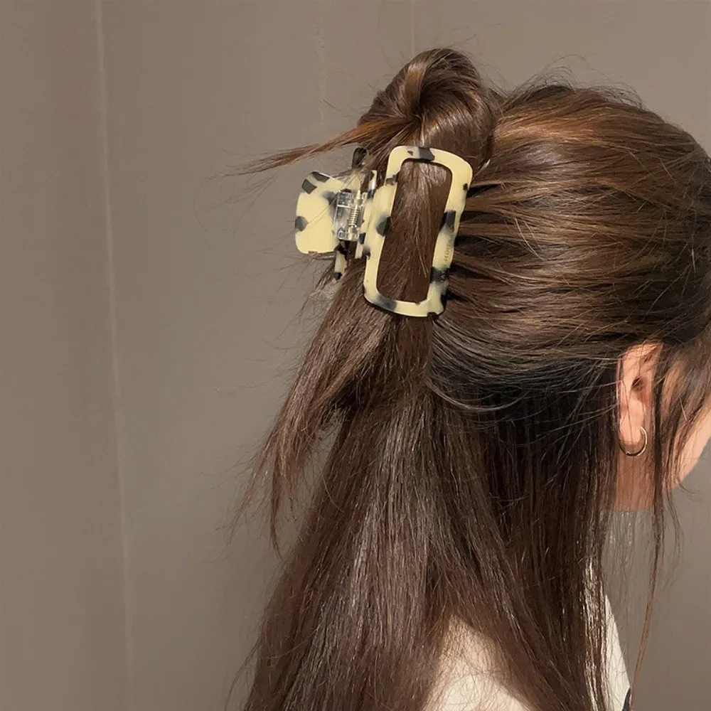 Retro Hollowed Out Square Hair Claw Acetate Jewelry Gifts Horsetail Clip Elegant Hair Accessories Hair Clip Girls