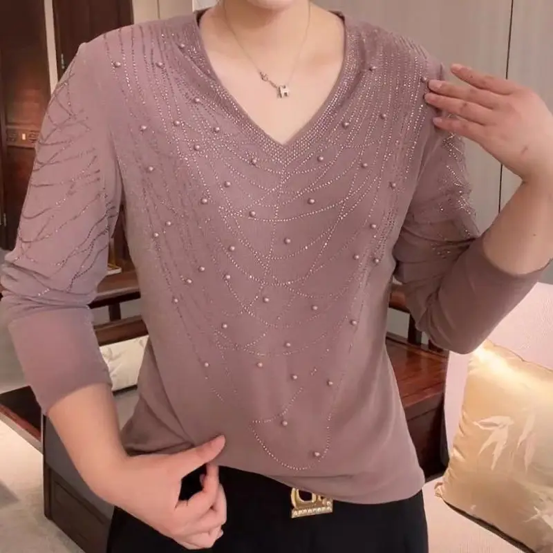 Early Autumn New Women's Beaded Age-reducing Base Shirt Fashionable Ironing Long-sleeved V-neck T-shirt Top