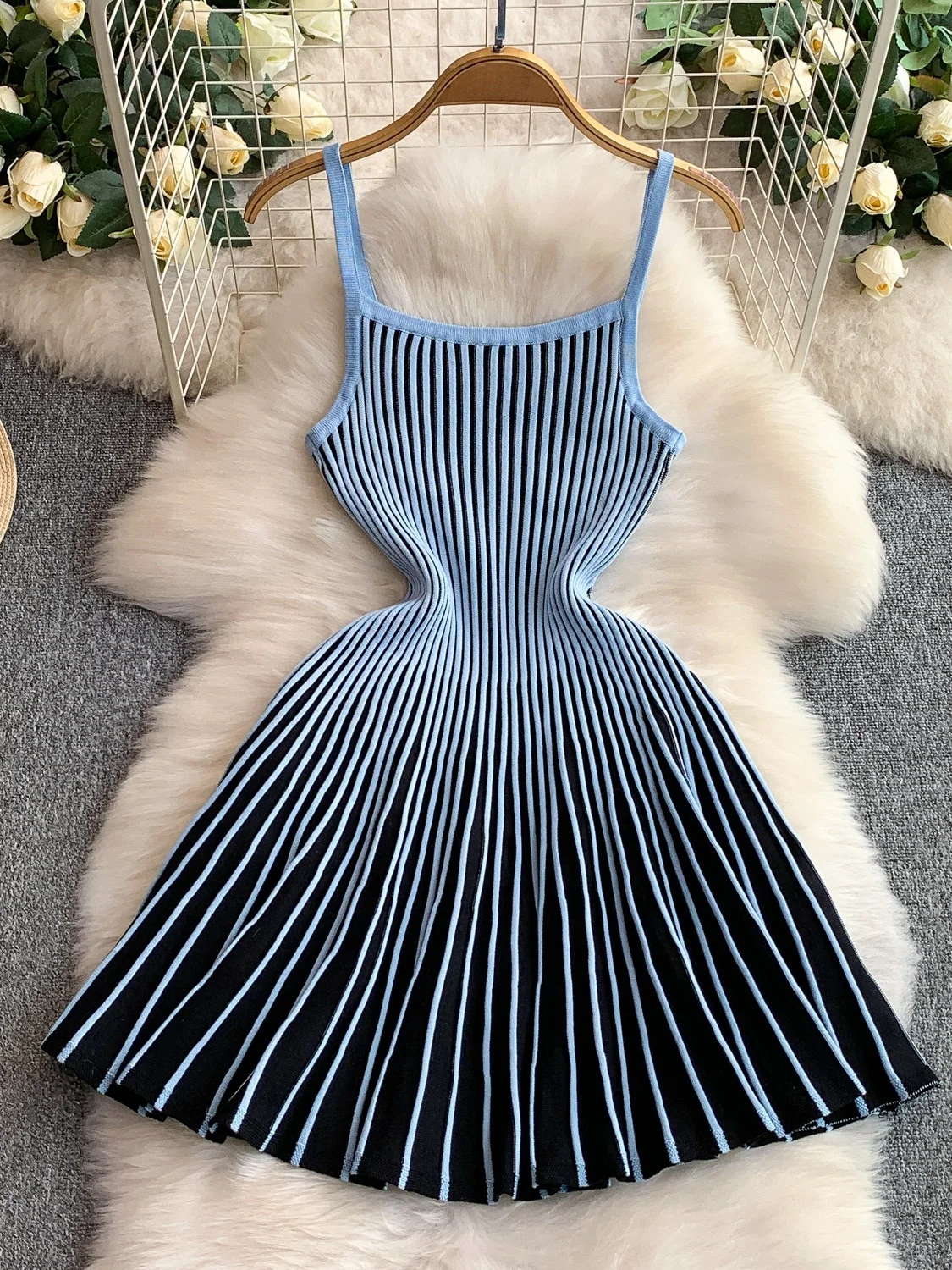 

Pure Desire Strapl Knitted Dr Women's High Waist A-Line Skirt Summer 2025 Stripe Pattern Slimming Effect