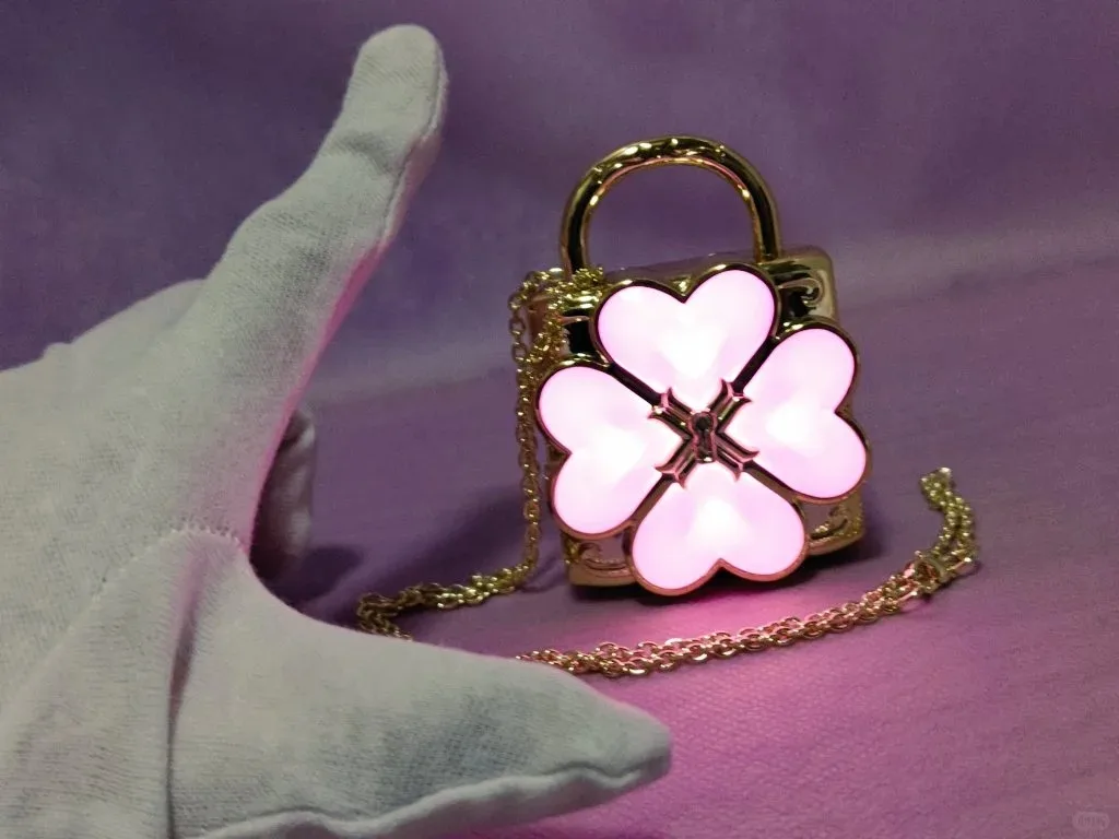 반다이 쇼구 카하라! 주변기기 한정 장난감 하트 잠금 부적 변환 장치 빛나는 목걸이 장식 수집 선물