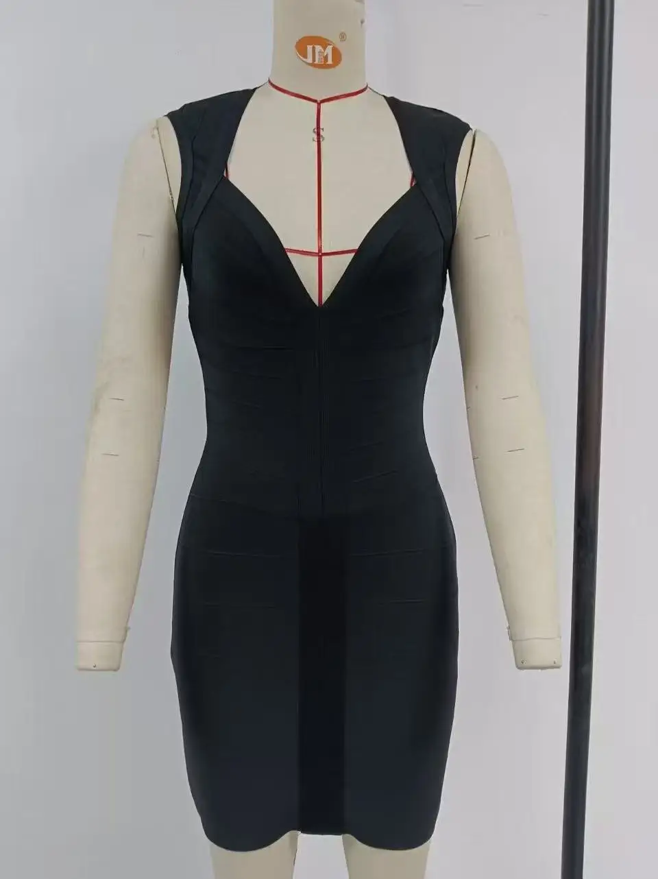 Sexy Ärmelloses Figurbetontes Kurzes Kleid Damen Schickes Einfarbiges V-Ausschnitt Tailliertes Trägerkleid Mini-Kleider 2026 Damen Abendparty Vestidos Neu – Detail 31