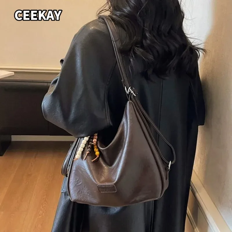 

CEEKAY Women's Hobo Bag Black Glossy PU Leather Large Shoulder Handbag Bead Pendant Zipper Daily Commute Casual Minimalist