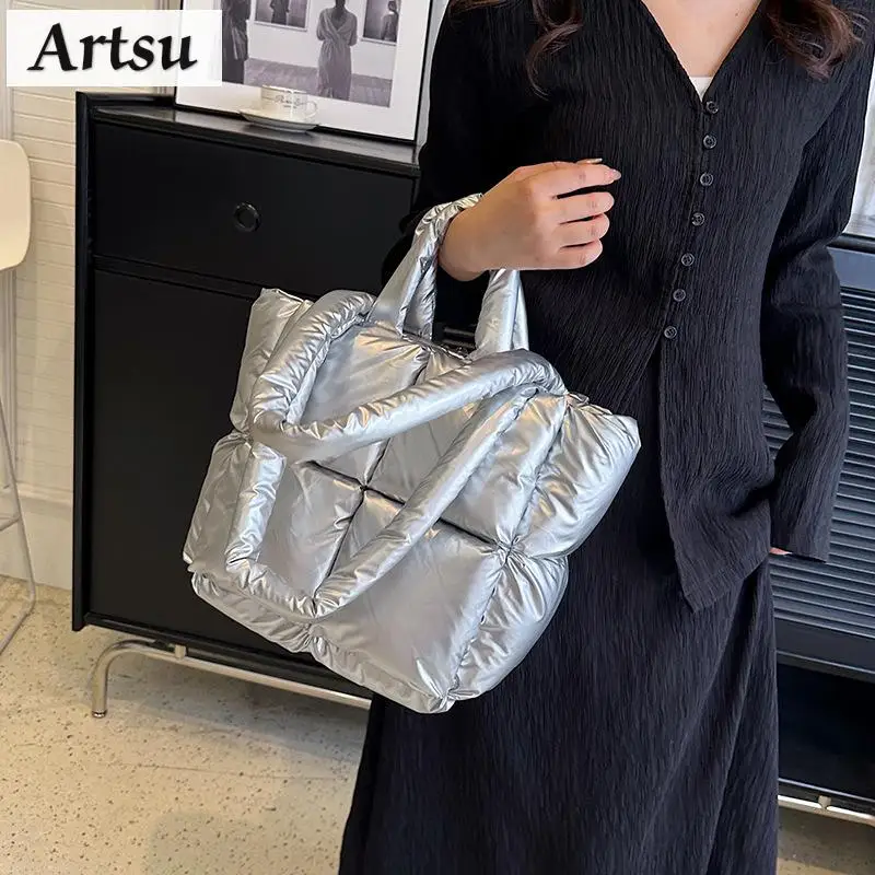 

2024 Fashion Handheld Bags New Women's Shoulder Bags Leisure Lightweight Down Bag Versatile High Capacity Crossbody Bags