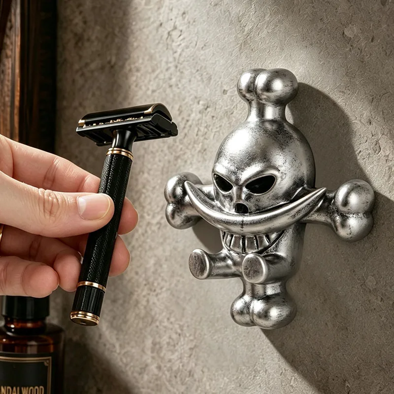 Pirate Skull Razor Holder Wall Mounted Resin Shaving Stand Vintage Gothic Bathroom Organizer Hook for Men Bathroom Decor Gift