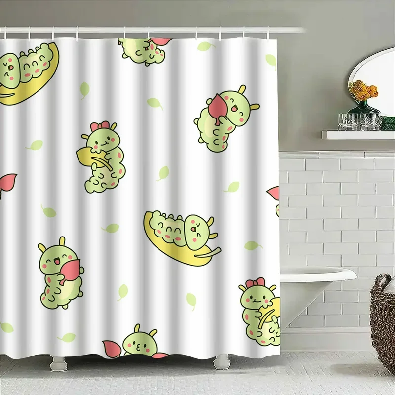 

Очаровательный мультяшный комплект занавесок для душа в виде гусеницы для украшения ванной комнаты, зелено-желтая миндажность!