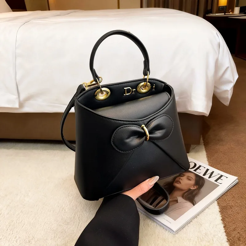 

Минималистичная стильная кожаная сумка-мессенджер большой вместимости, винтажная для женщин, повседневная сумка для отдыха и пригородного использования