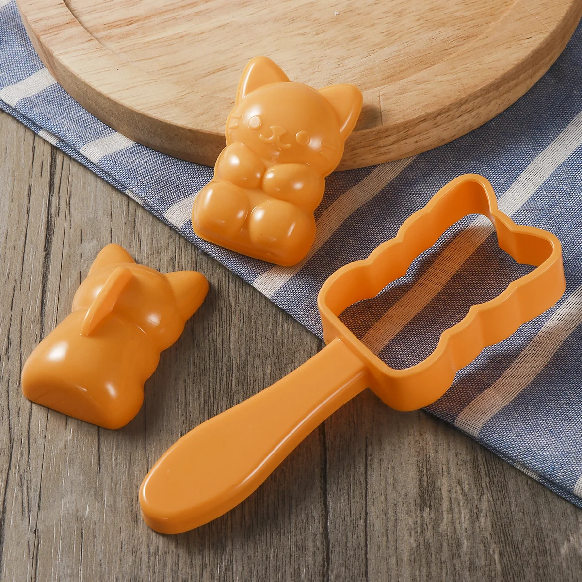 

Cat Shape Rice Ball Mold Onigiri Maker Set with Roasted Seaweed Embossers DIY Lunch Box Tool Fun Food Preparation for Kids Party