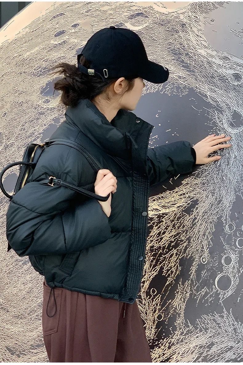 

Винтажные женские пуховики с бахромой по краю и по периметру